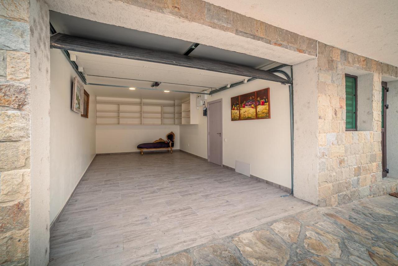 The Gallery - Garden And Garage * Veliko Tarnovo